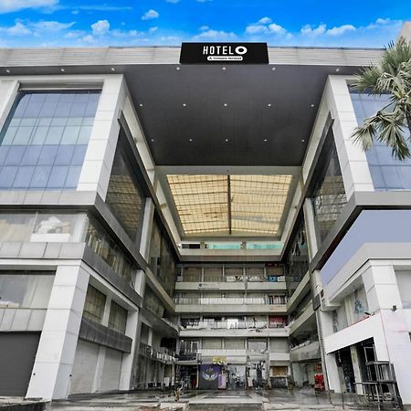 Super Hotel O Vip Road Formerly Hotel Lotus Surat Exterior photo