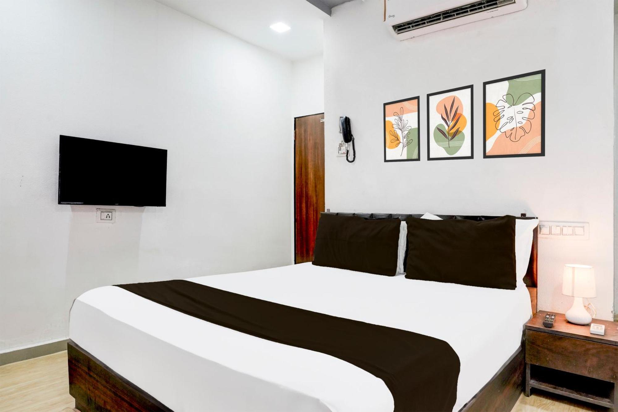 Super Hotel O Vip Road Formerly Hotel Lotus Surat Exterior photo
