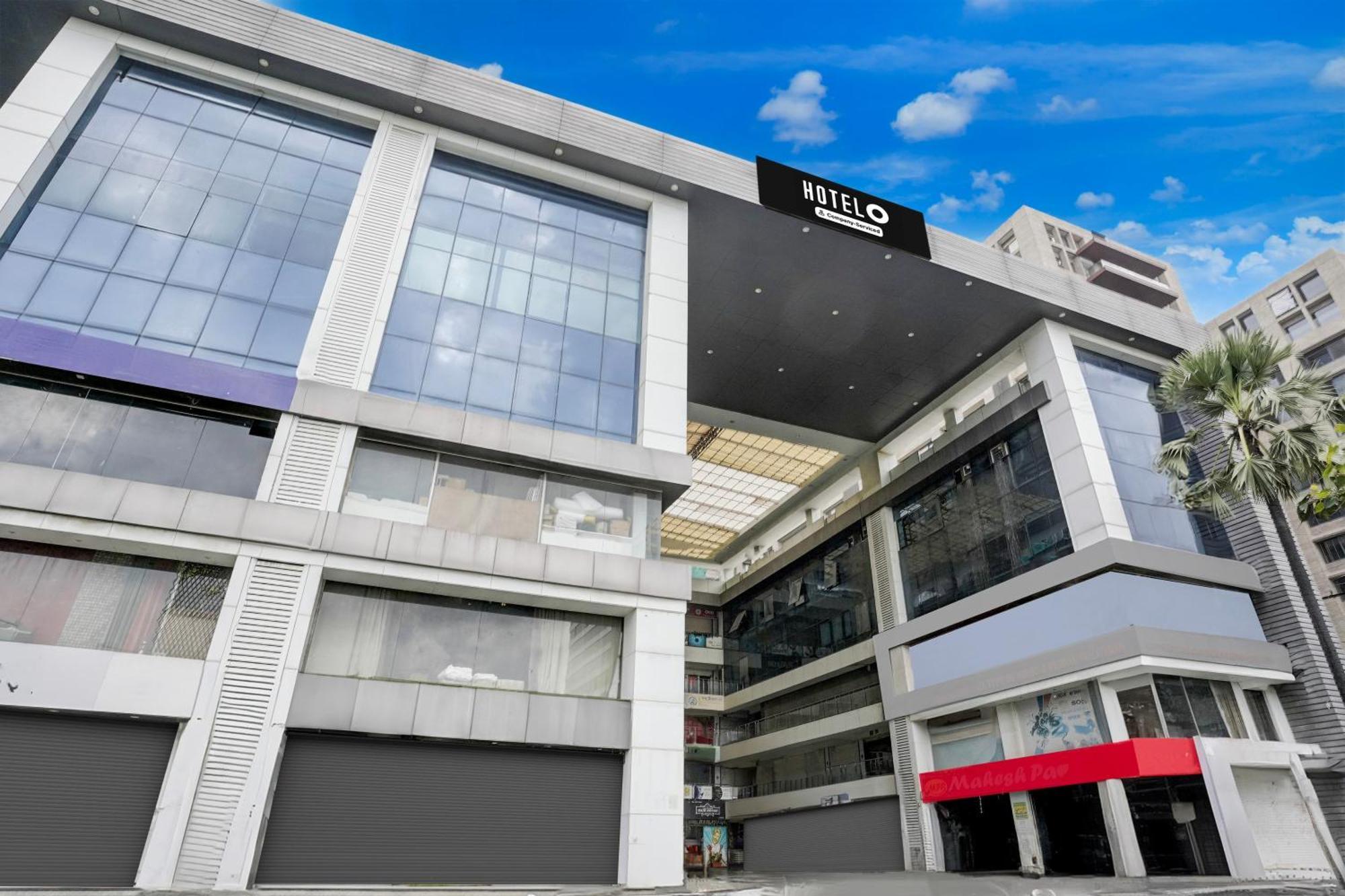 Super Hotel O Vip Road Formerly Hotel Lotus Surat Exterior photo